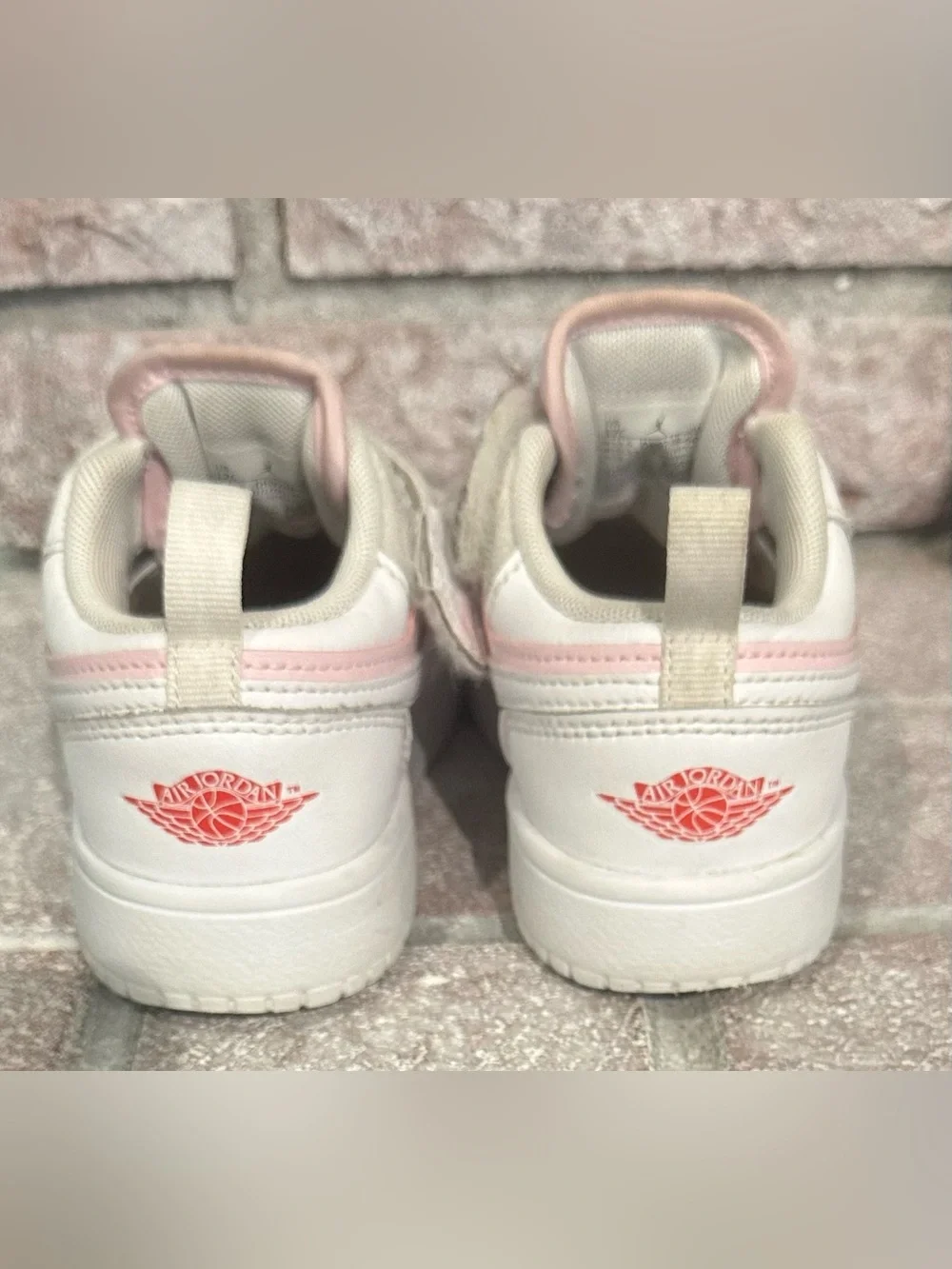 Nike Air Jordan Kids Low-Top Sneakers in Pink and White